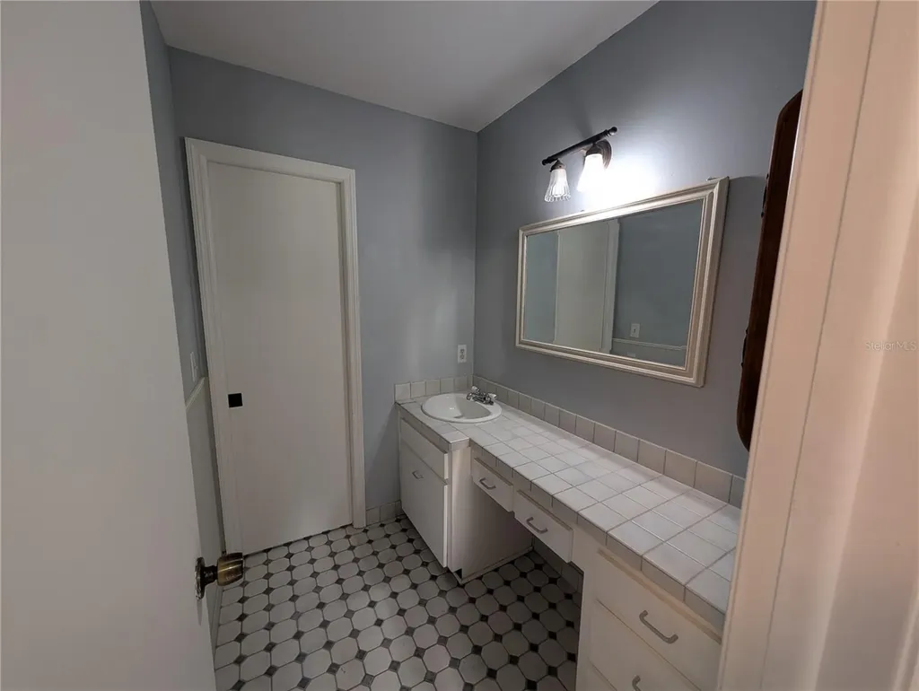 4107 Hudson Way Tampa FL 33618