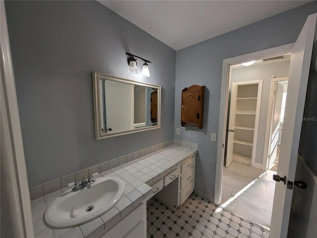 4107 Hudson Way Tampa FL 33618