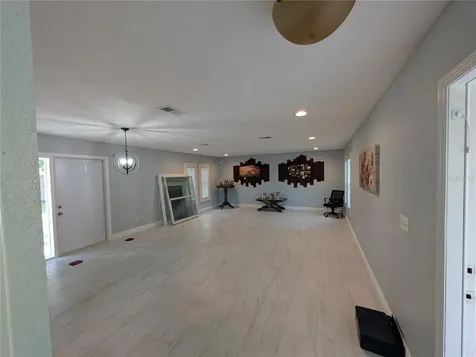 4107 Hudson Way Tampa FL 33618