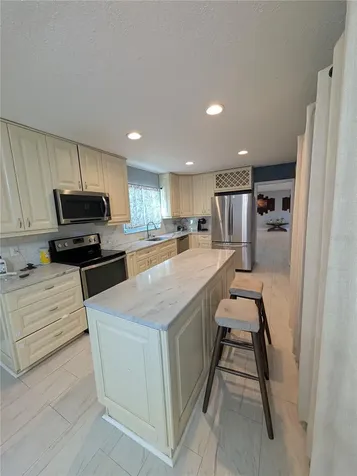 4107 Hudson Way Tampa FL 33618