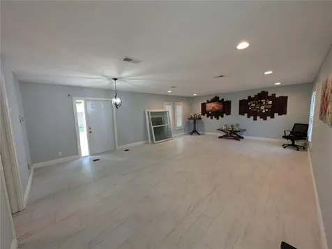 4107 Hudson Way Tampa FL 33618