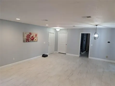 4107 Hudson Way Tampa FL 33618