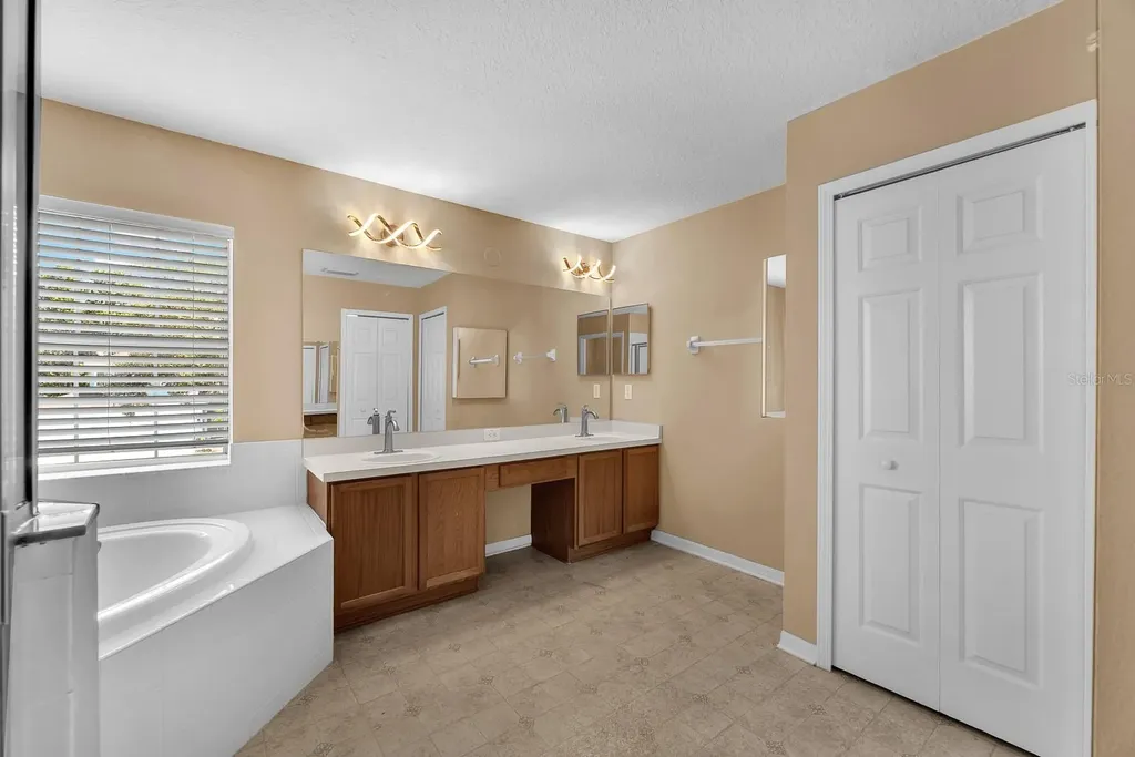 10904 Summerton Drive Riverview FL 33579