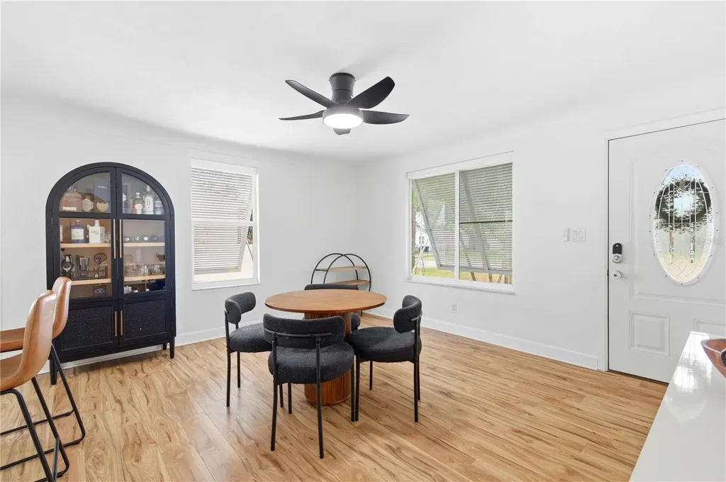 2710 16th Avenue N St Petersburg FL 33713