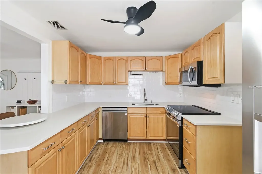 2710 16th Avenue N St Petersburg FL 33713