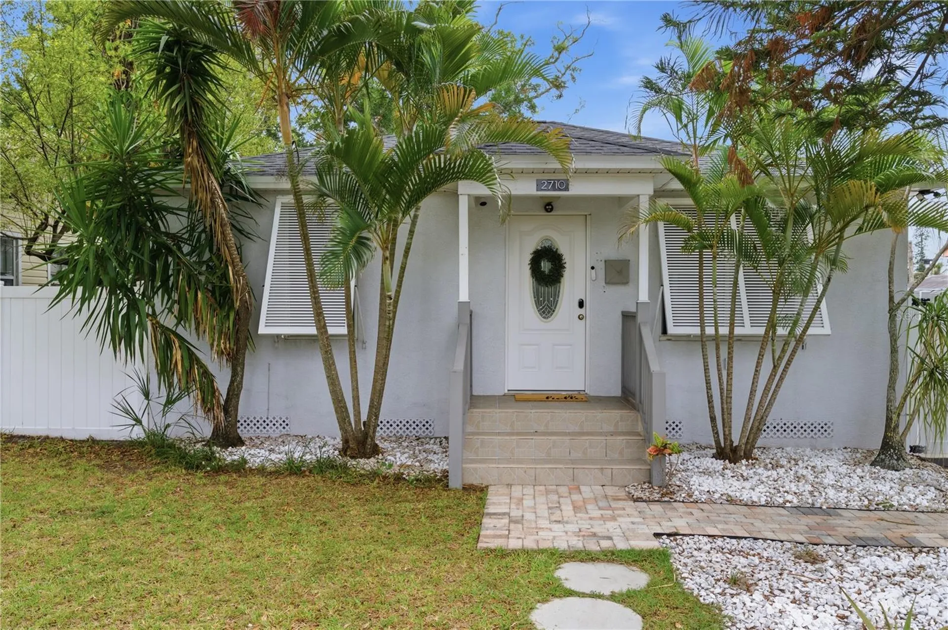 2710 16th Avenue N St Petersburg FL 33713