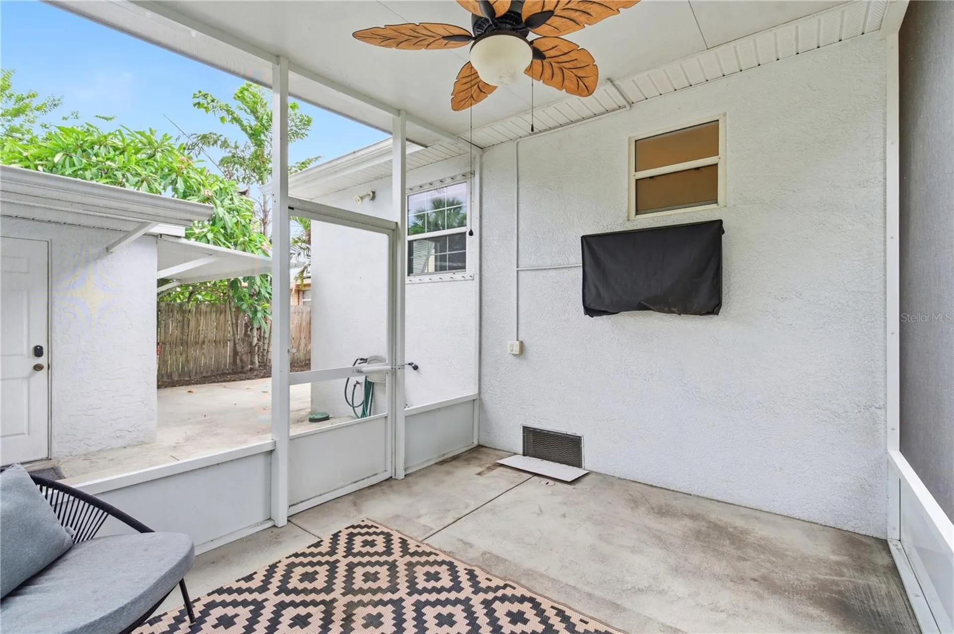 2710 16th Avenue N St Petersburg FL 33713