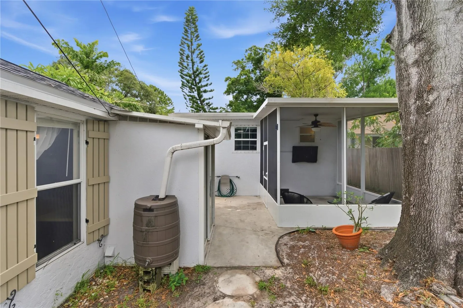 2710 16th Avenue N St Petersburg FL 33713