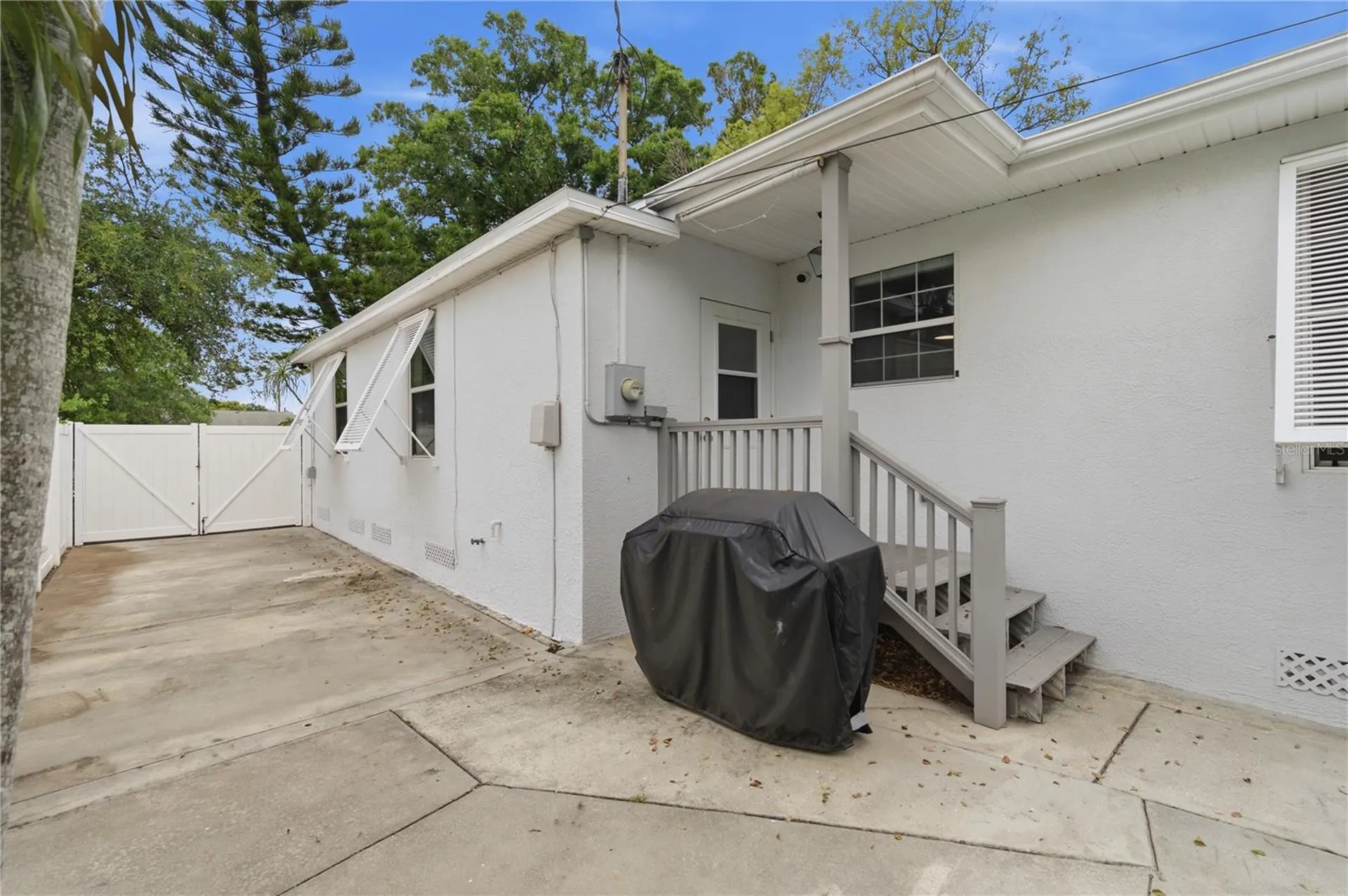 2710 16th Avenue N St Petersburg FL 33713