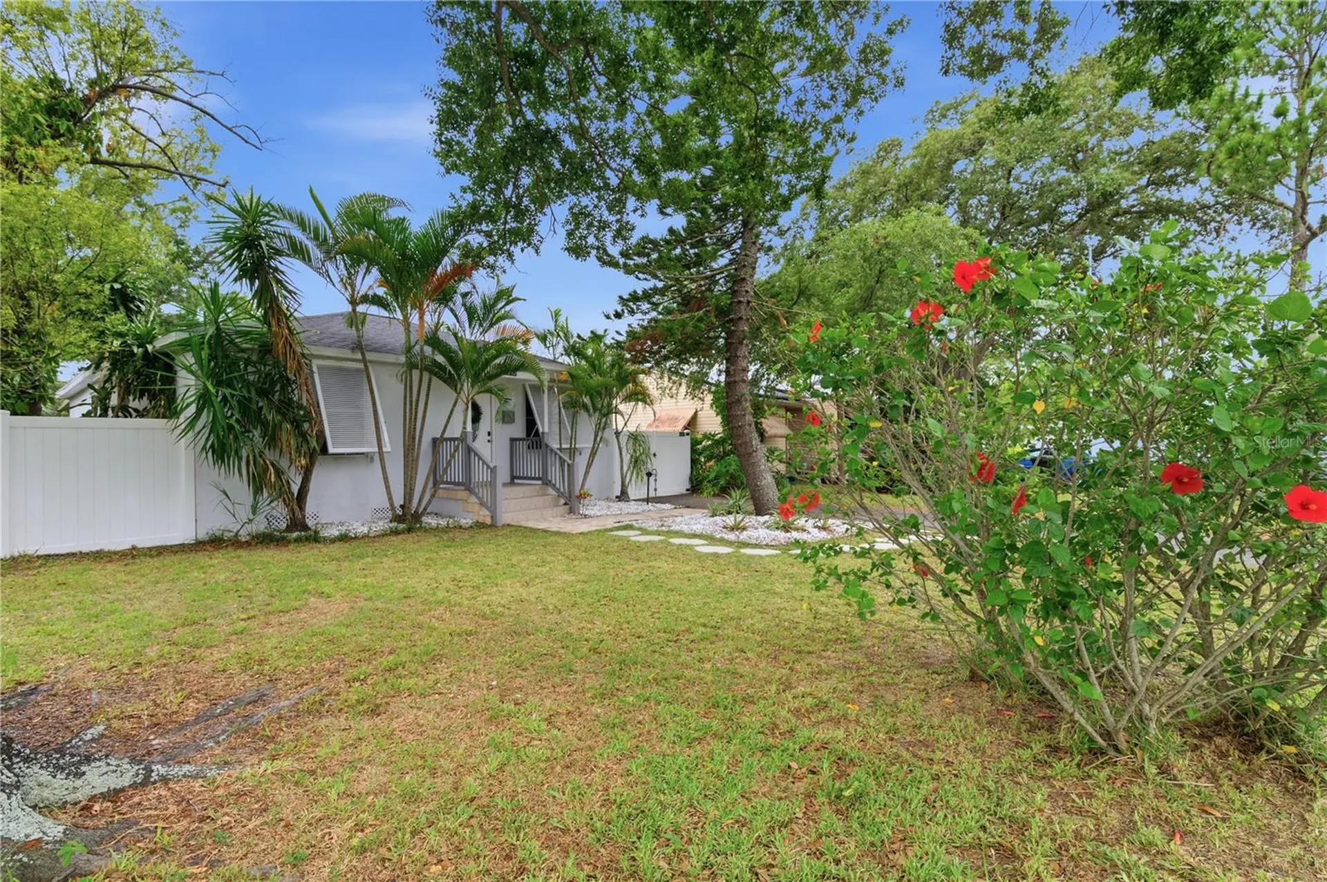 2710 16th Avenue N St Petersburg FL 33713