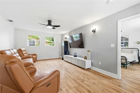 2710 16th Avenue N St Petersburg FL 33713