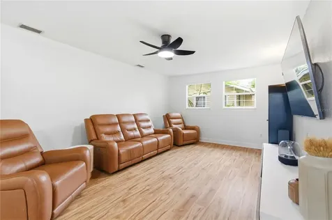 2710 16th Avenue N St Petersburg FL 33713