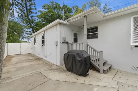 2710 16th Avenue N St Petersburg FL 33713