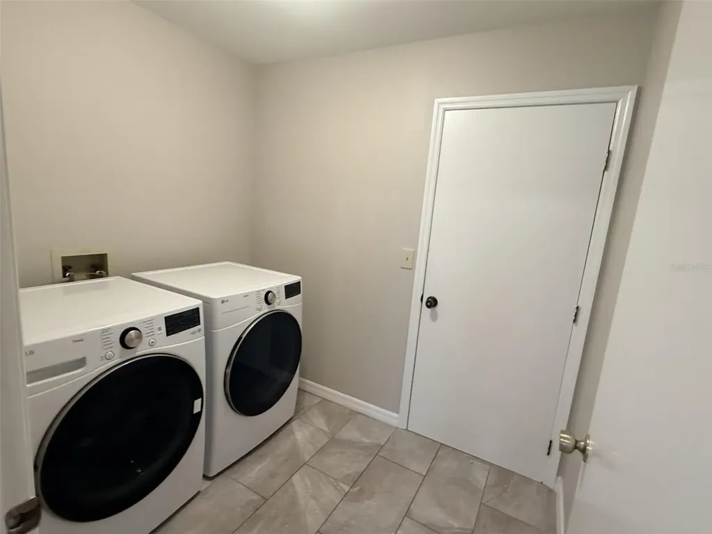 18306 Felspar Way Tampa FL 33647