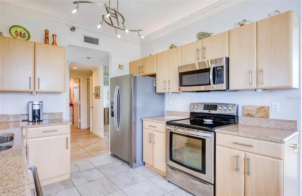7974 Sailboat Key Boulevard S South Pasadena FL 33707