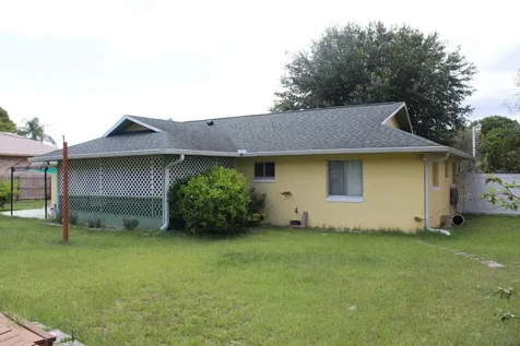 2203 India Boulevard Deltona FL 32738