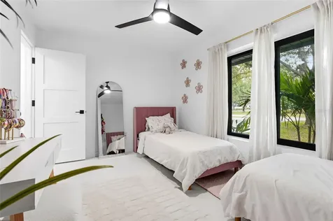 906 136th Street E Bradenton FL 34212