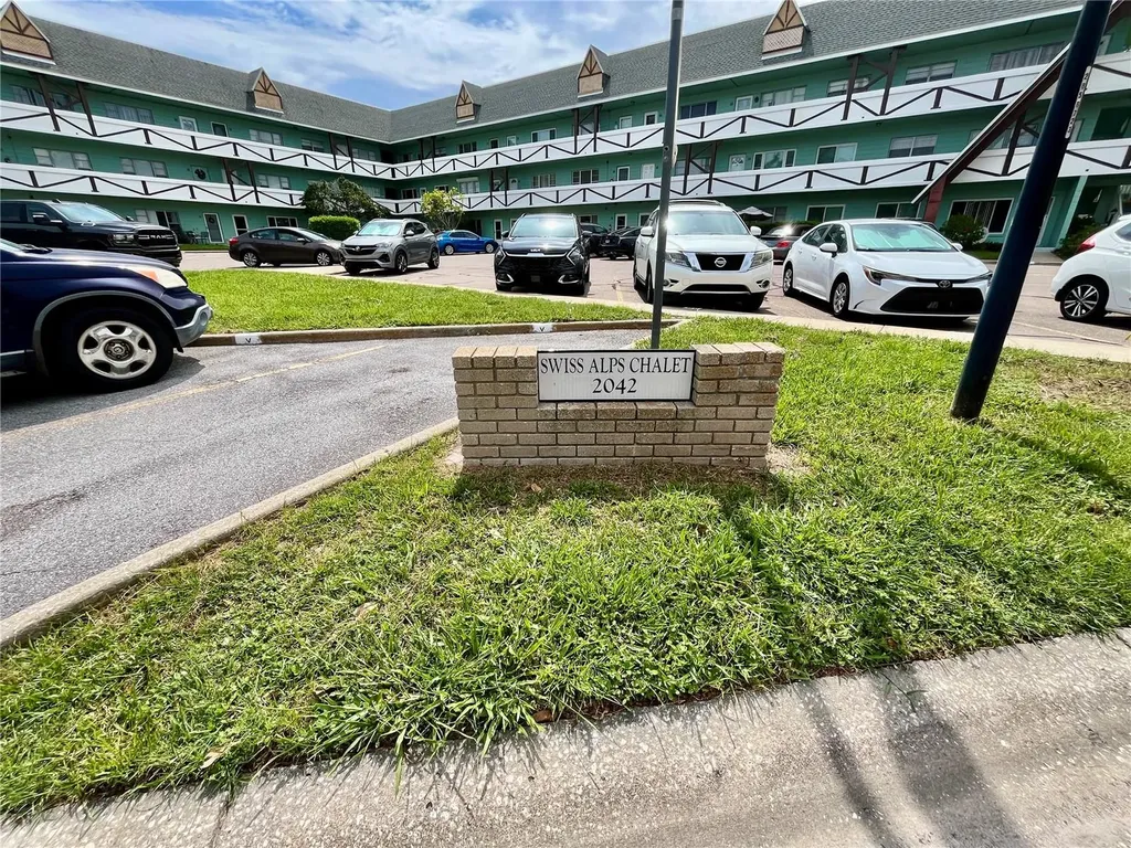 2042 Australia Way W Clearwater FL 33763