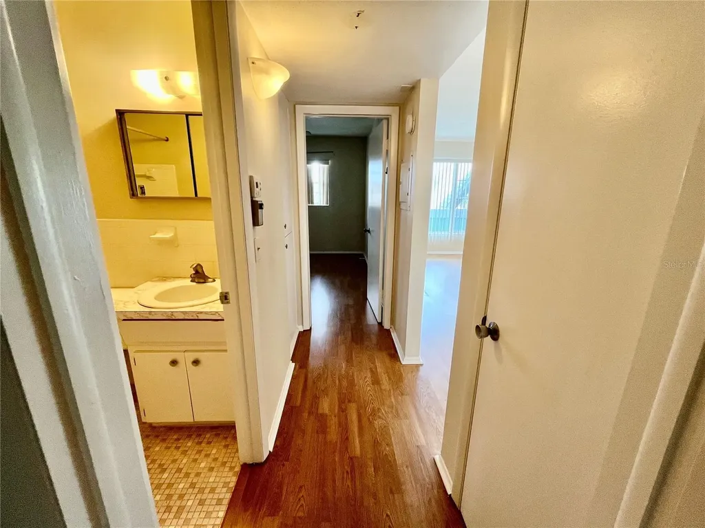 2042 Australia Way W Clearwater FL 33763