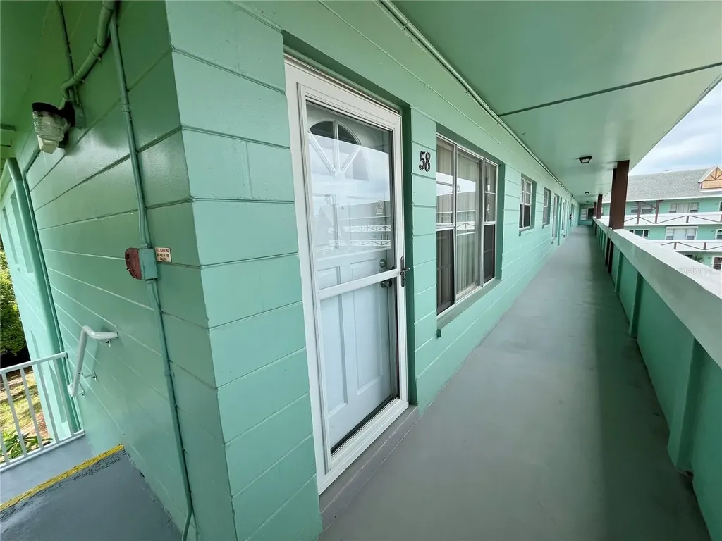 2042 Australia Way W Clearwater FL 33763