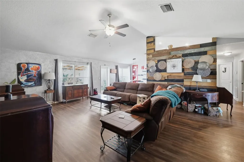 12270 House Finch Road Weeki Wachee FL 34614