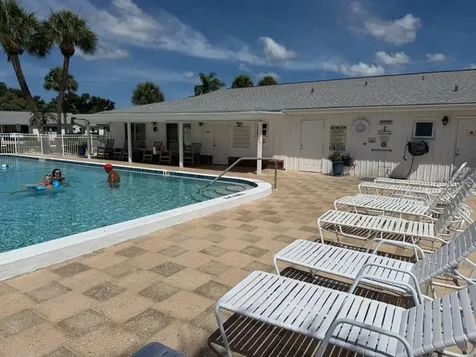 5973 Hibiscus Drive Bradenton FL 34207