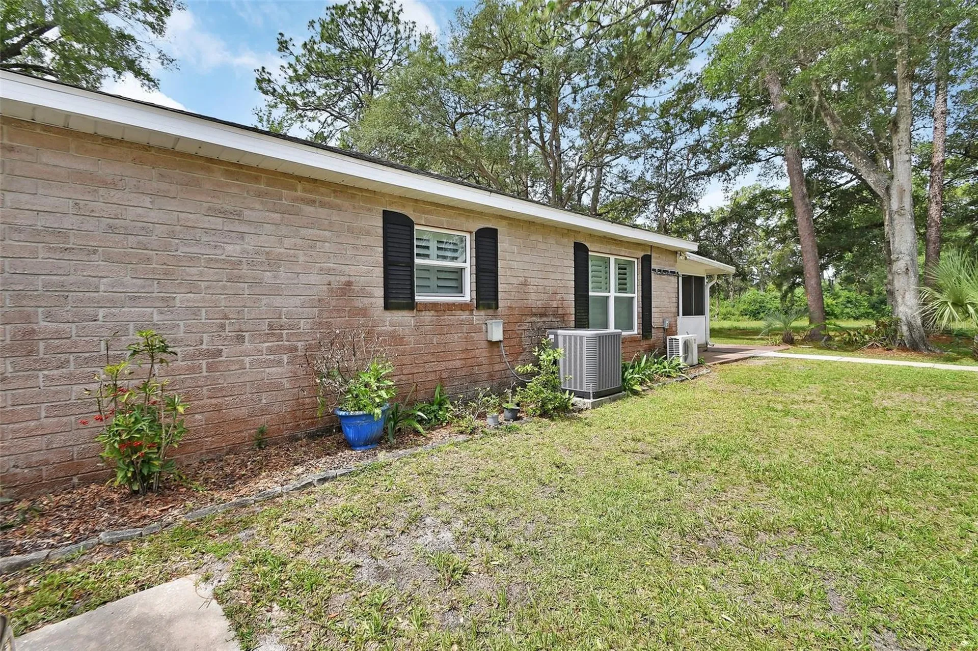 720 S Hill Avenue Deland FL 32724