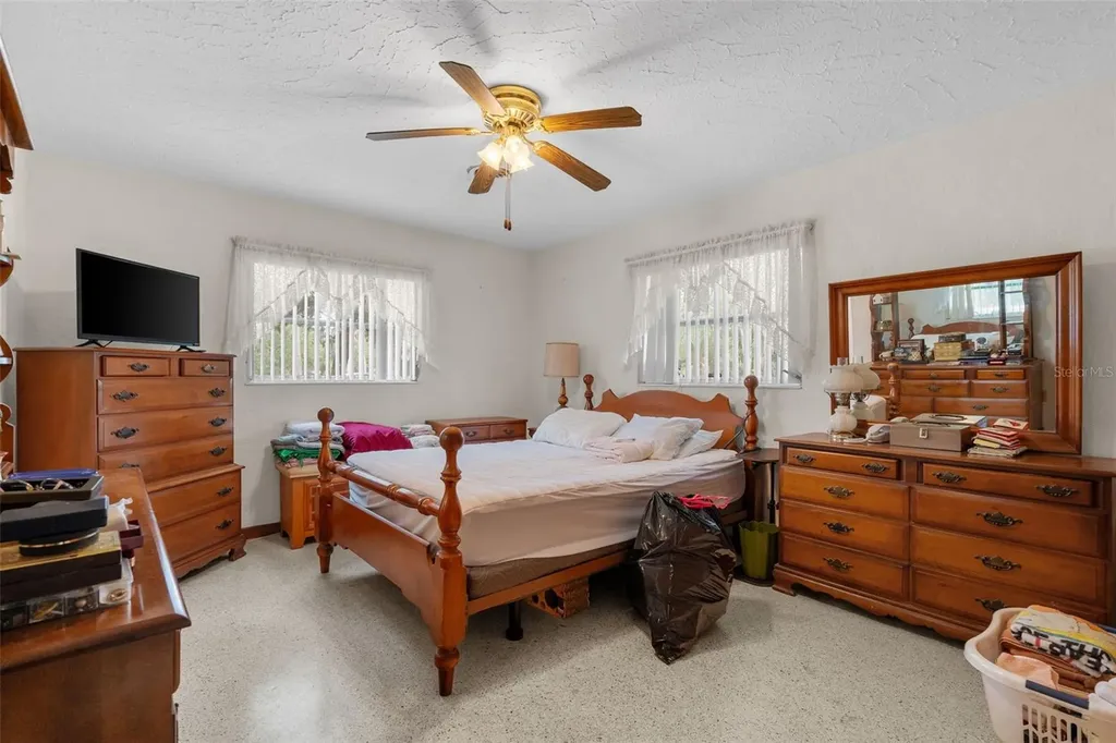 6608 24th Avenue E Bradenton FL 34208