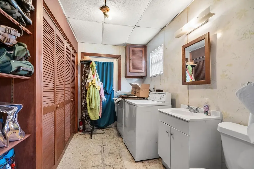 6608 24th Avenue E Bradenton FL 34208