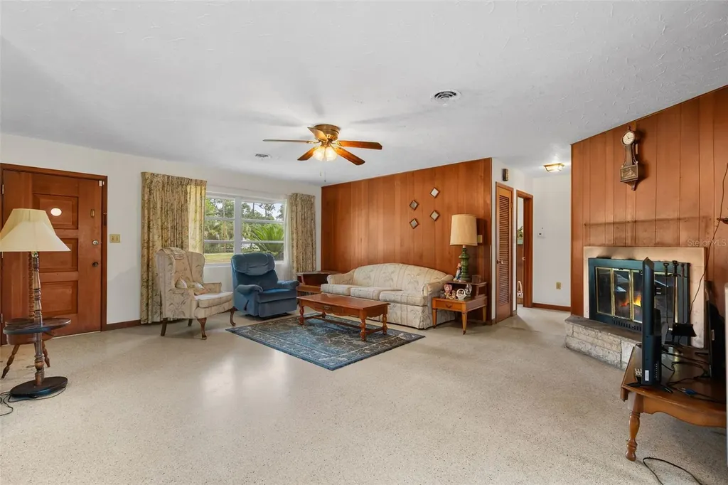 6608 24th Avenue E Bradenton FL 34208
