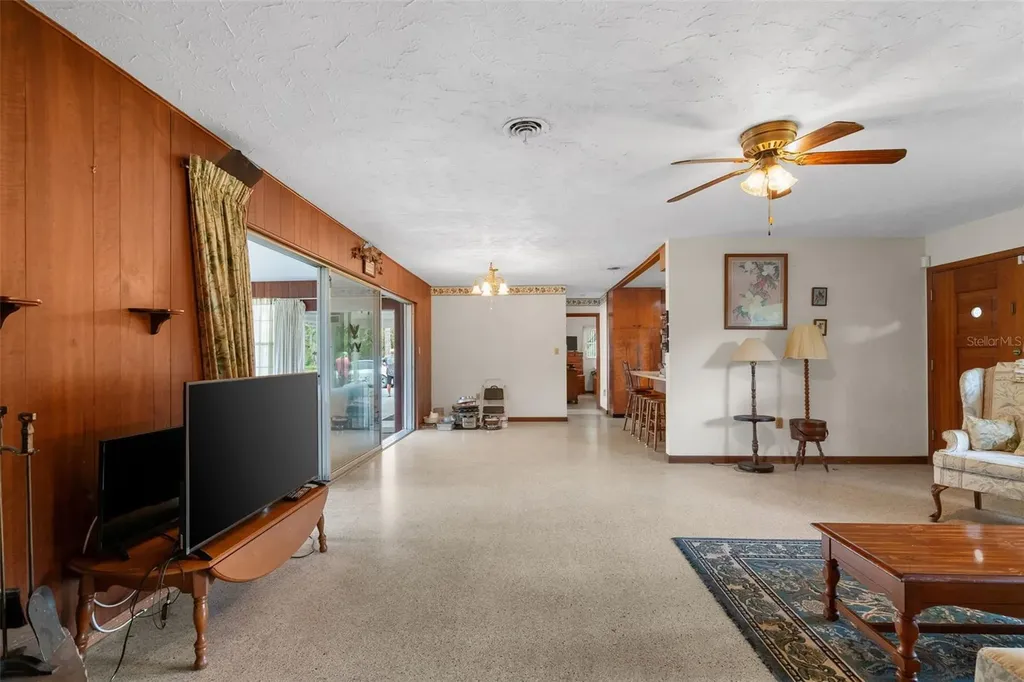 6608 24th Avenue E Bradenton FL 34208