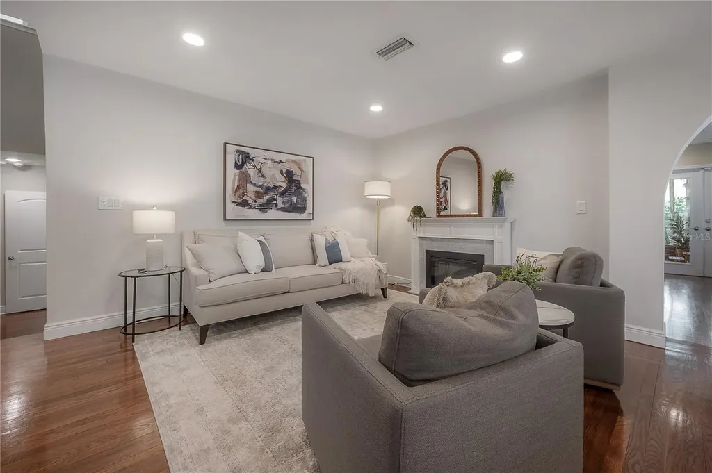 3108 W Villa Rosa Street Tampa FL 33611