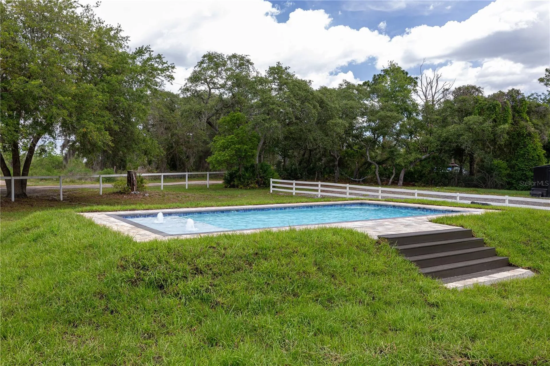 2409 Lake Tiny Road Deltona FL 32738
