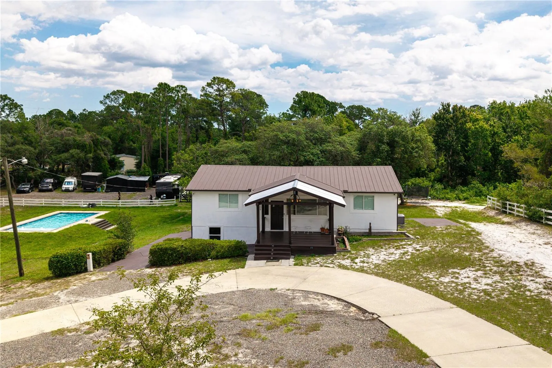 2409 Lake Tiny Road Deltona FL 32738
