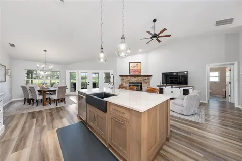5402 NW 76th Court Ocala FL 34482