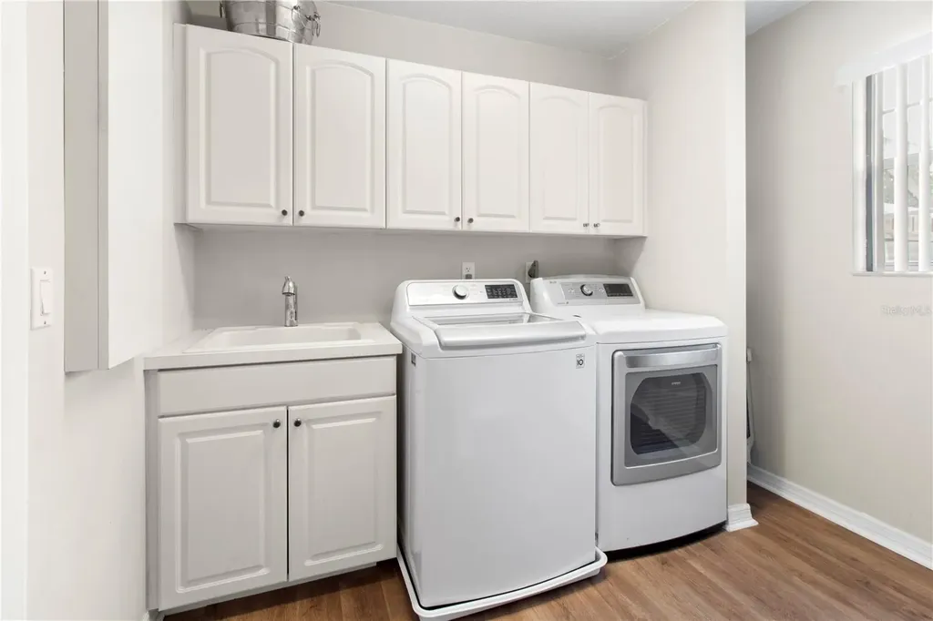 1279 Cornish Court Sarasota FL 34232