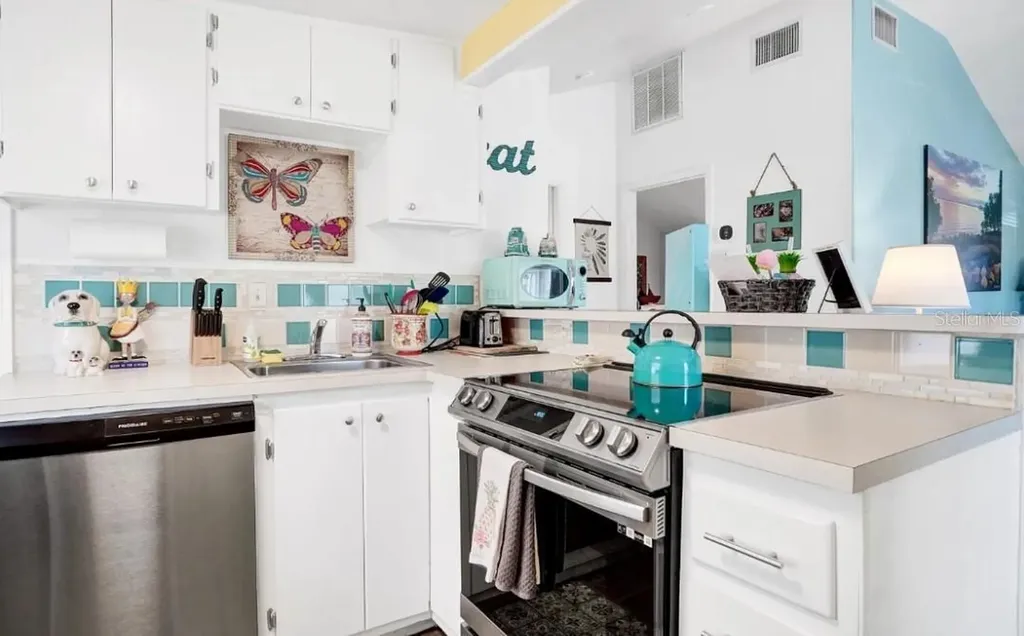 526 5th Avenue N Safety Harbor FL 34695