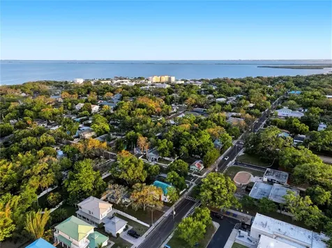 526 5th Avenue N Safety Harbor FL 34695