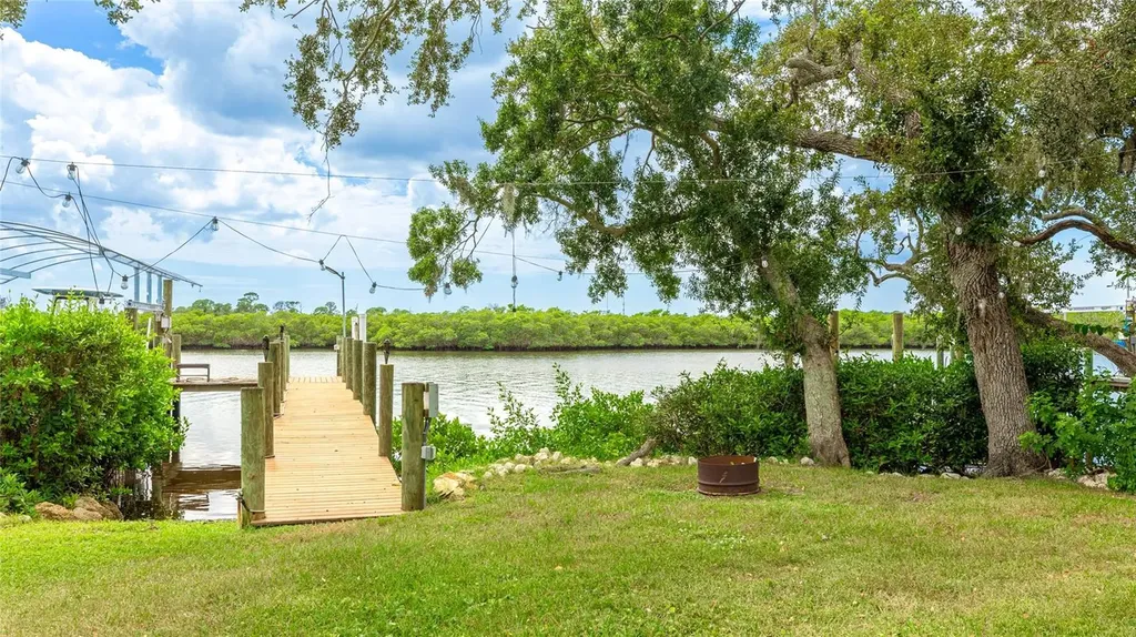 4304 14th Avenue E Bradenton FL 34208