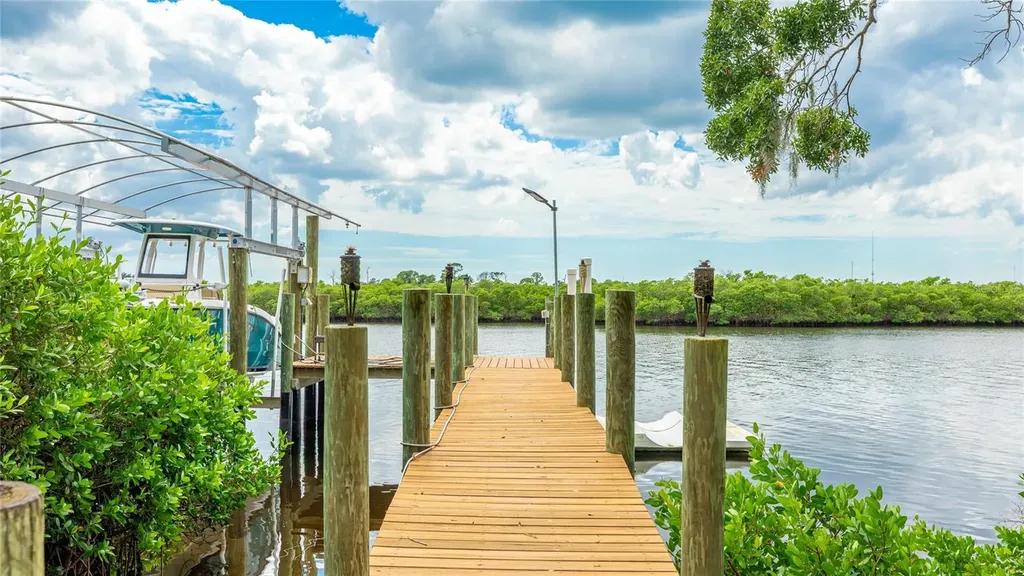 4304 14th Avenue E Bradenton FL 34208