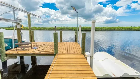 4304 14th Avenue E Bradenton FL 34208