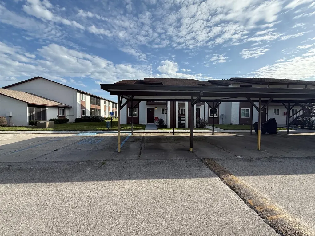 39132 County Road 54 Zephyrhills FL 33542
