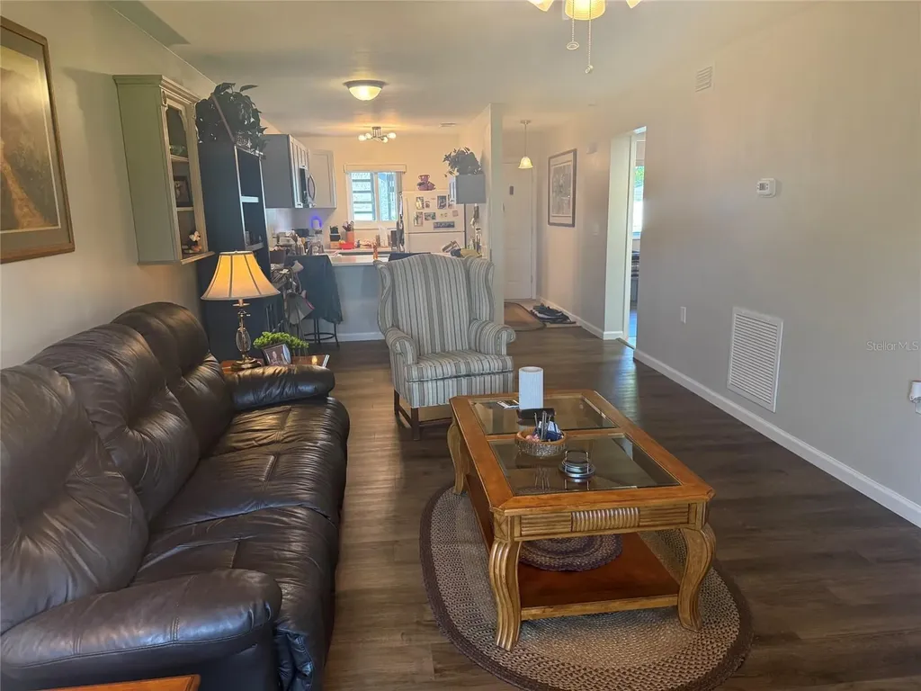 39132 County Road 54 Zephyrhills FL 33542