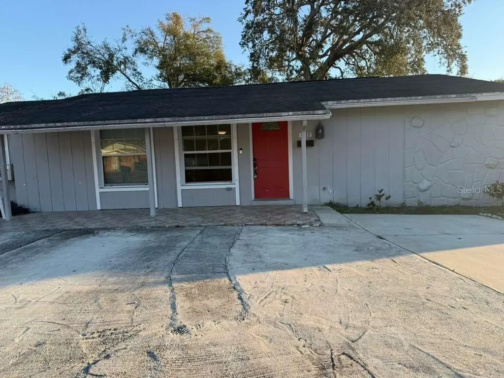8518 Woodlake Drive Tampa FL 33615