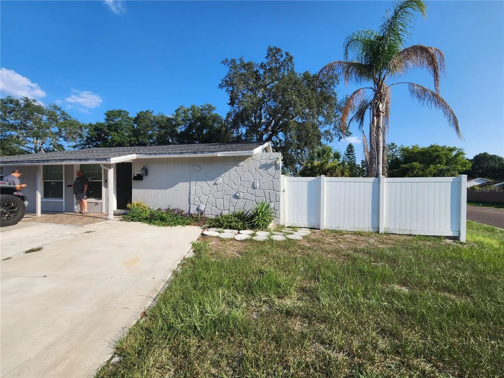 8518 Woodlake Drive Tampa FL 33615