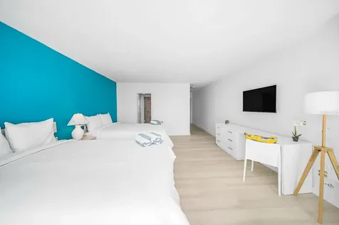 6165 Av. Isla Verde Carolina PR 00979
