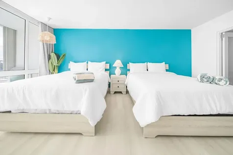 6165 Av. Isla Verde Carolina PR 00979