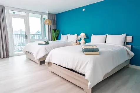 6165 Av. Isla Verde Carolina PR 00979