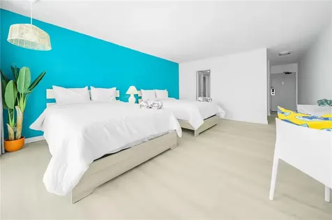 6165 Av. Isla Verde Carolina PR 00979
