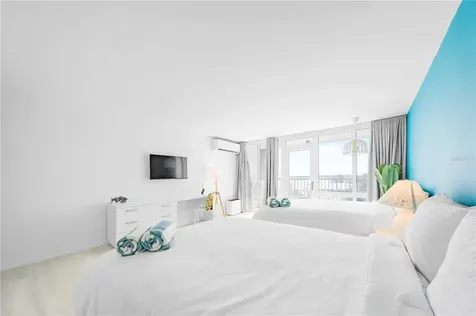 6165 Av. Isla Verde Carolina PR 00979